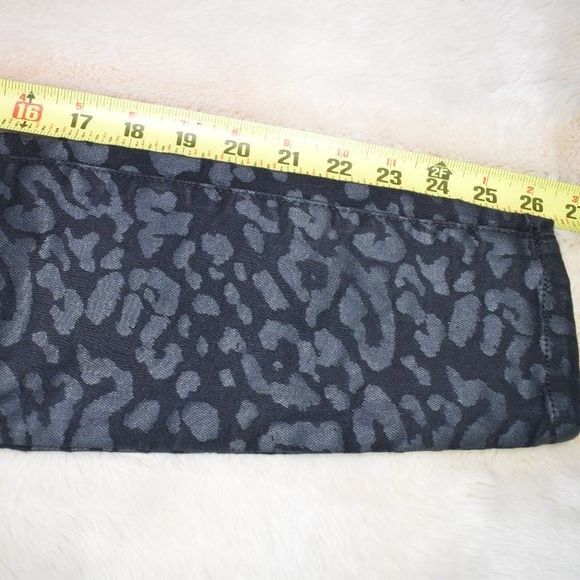 Joe’s Jeans The Charlie High Rise Skinny Jeans Black Cheetah Print Size 25 - Picture 9 of 11